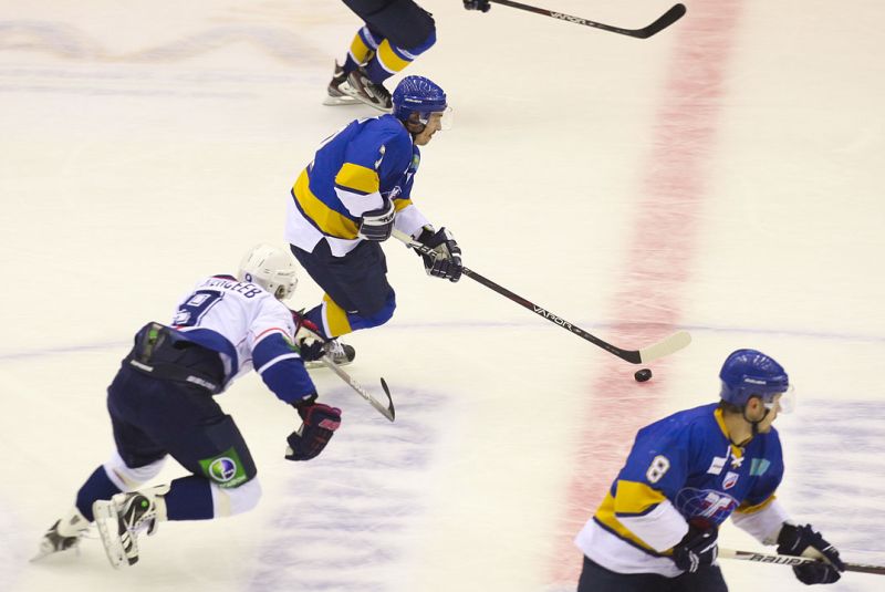 Фоторепортаж с матча ВХЛ «Казцинк-Торпедо» — «Саров» 4:2