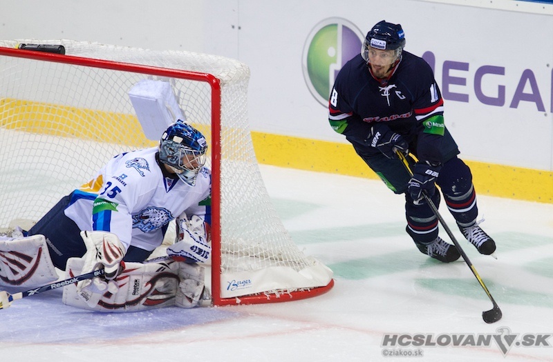 Фоторепортаж с матча КХЛ «Слован» — «Барыс» 4:2