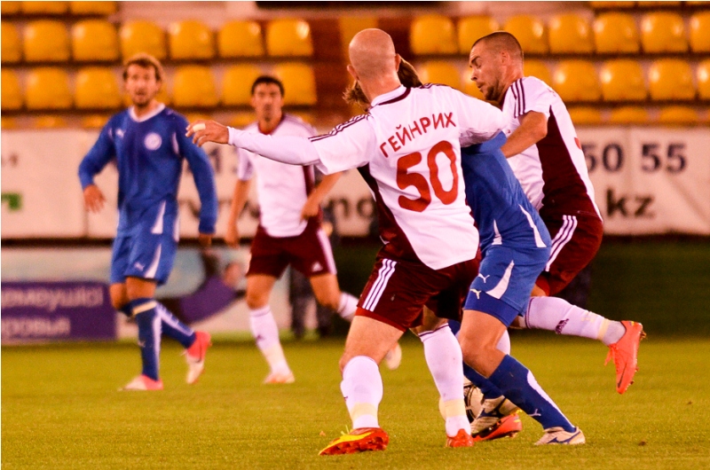 Фоторепортаж с перенесенного матча Премьер-Лиги «Актобе» — «Акжайык» 3:4