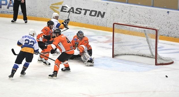 Фоторепортаж с матча ВХЛ «Ермак» — «Казцинк-Торпедо» 2:1