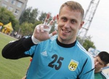 Александр Петухов продолжает защищать ворота костанайской команды