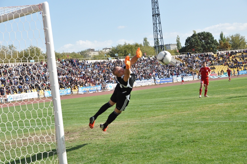 Фоторепортаж с матча четвертьфинала Кубка Казахстана «Ордабасы» — «Актобе» 0:1