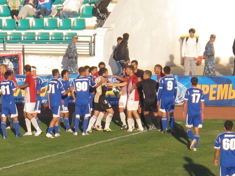 Фоторепортаж с матча 24-го тура Премьер-Лиги «Кайсар» — «Сункар» 2:1