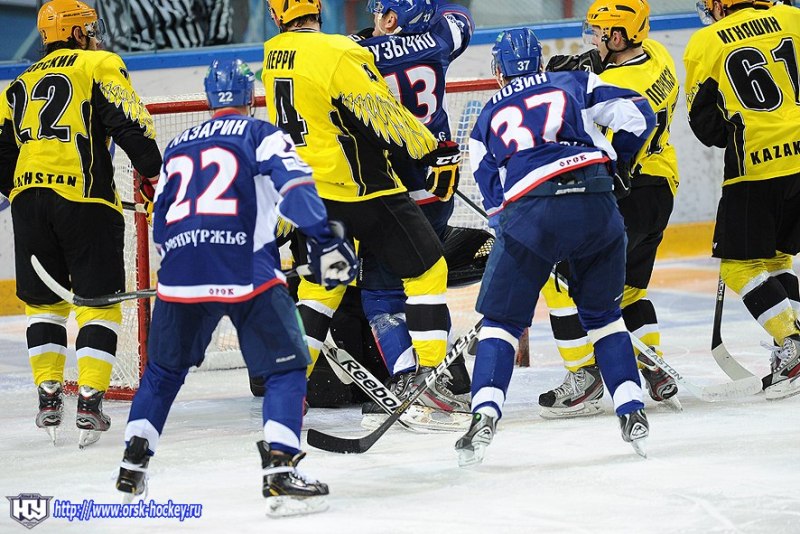 Фоторепортаж с матча ВХЛ «Южный Урал» — «Сарыарка» 4:3