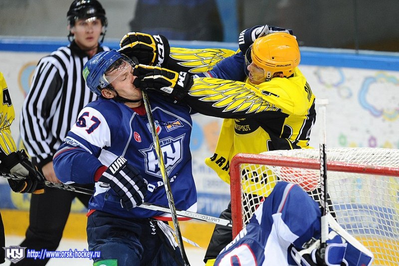 Фоторепортаж с матча ВХЛ «Южный Урал» — «Сарыарка» 4:3