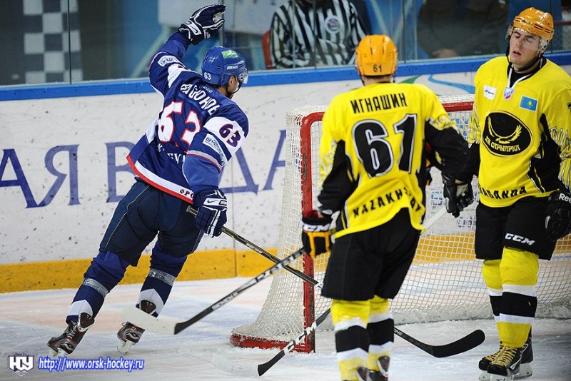 Фоторепортаж с матча ВХЛ «Южный Урал» — «Сарыарка» 4:3