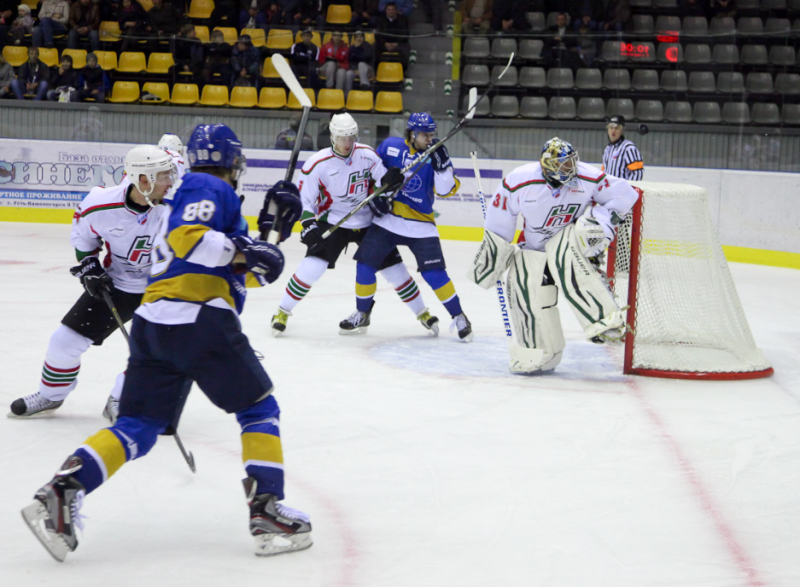 Фоторепортаж с матча ВХЛ «Казцинк-Торпедо» — «Нефтяник» 4:2
