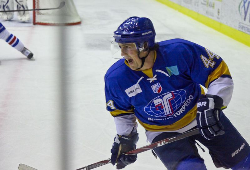 Фоторепортаж с матча ВХЛ «Казцинк-Торпедо» — «Лада» 2:3 Б