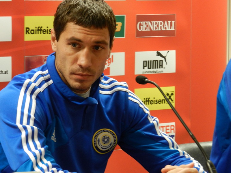 Фото с подготовки и предматчевой пресс-конференции сборной Казахстана