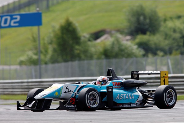 Гонщик команды «Астана» стал чемпионом «Формулы 3»