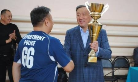 Акмолинские и костанайские полицейские сыграли в волейбол в честь Дня Первого Президента