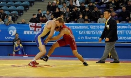 Фоторепортаж с ІІІ Международного турнира по греко-римской борьбе «Кубок Президента» РК