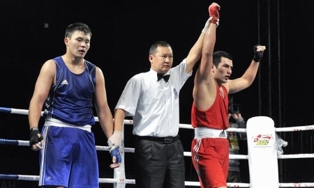 Фоторепортаж с вечерней сессии полуфиналов чемпионата Казахстана по боксу