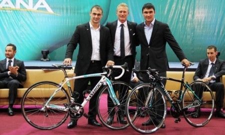 «Pro Team Astana» подарила Сапиеву и Ильину велосипеды «Specialized»