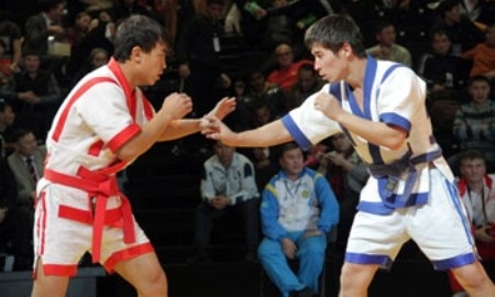 Растет популярность казахской борьбы