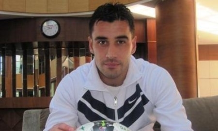 Давид Лория устраивает благотворительный аукцион