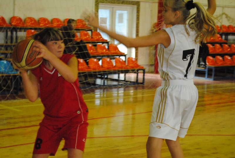 Баскетболистки ДЮБЛа завершили сезон