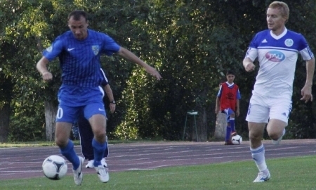 Евгений Аверченко (слева) против Андрея Карповича