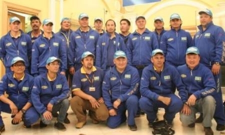 Ралли-команда «Астана» прибыла в аэропорт Алматы с трофеем «Africa Eco Race 2013»