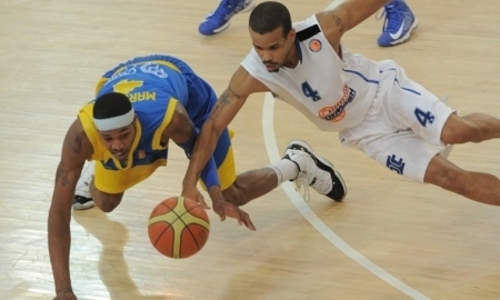 «Астана» выдерживает натиск соперника в Мариуполе