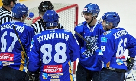 Фоторепортаж с матча МХЛ «Снежные Барсы» — «Реактор» 1:3