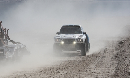 Внедорожник «Астаны» продолжает путь на «Дакаре»