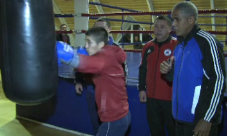 Кубинец Мануэль Кастильо тренирует жамбылских боксеров
