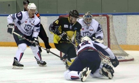 Фоторепортаж с матча ВХЛ «Сарыарка» — «Южный Урал» 2:3