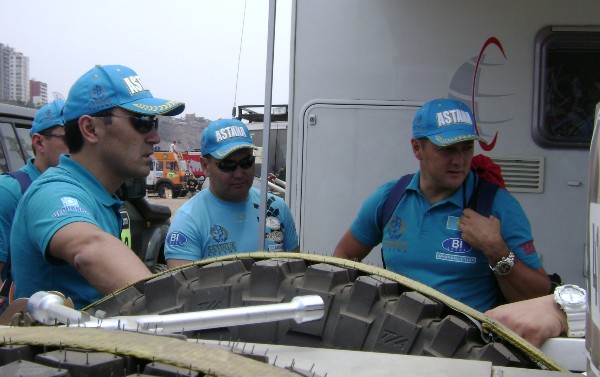 Команда «Астана» стартует на «Дакаре 2013»