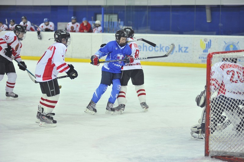 Второй тур чемпионата РК по хоккею среди участников 2000 г. р. стартовал в Астане