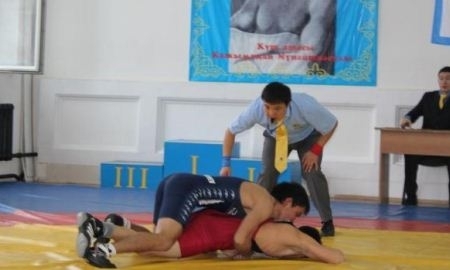 Фоторепортаж с чемпионата Казахстана по греко-римской и вольной борьбе среди инвалидов по слуху