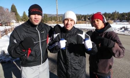 На фото слева направо: украинский супертяжеловес Олег Платов, Геннадий Головкин и перспективный боксер первого легкого веса Джоэль Диас