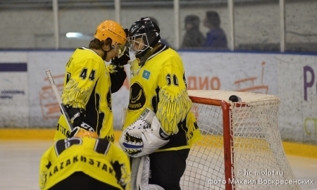 Фоторепортаж с матча ВХЛ «Молот-Пркиамье» — «Сарыарка» 1:2