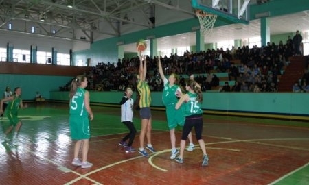 В школьной спартакиаде баскетбольная команда школы № 1 Актау заняла первое место