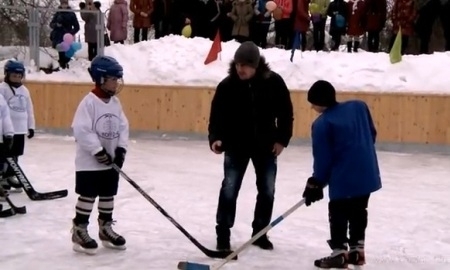 Игроки «Казцинк-Торпедо» побывали на матче «Золотой шайбы»