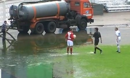 <strong>Видео матча казахстанского чемпионата 2007 года вызвало интерес в Рунете</strong>