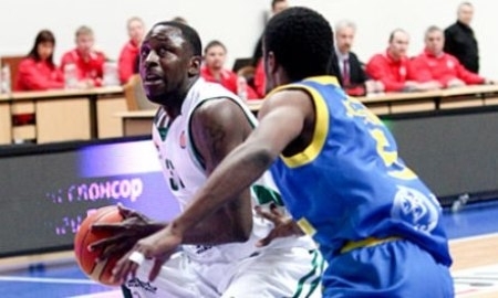 УНИКС выходит в лидеры группы