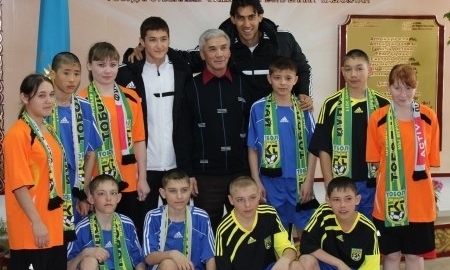 Футболисты ФК «Тобол» в преддверии праздника Наурыз посетили детский дом