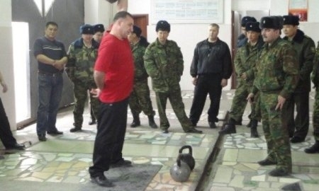 Мангистауские пожарные провели соревнования по гиревому спорту