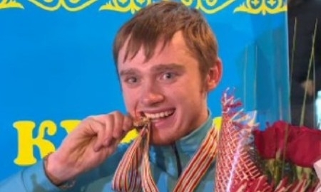 Видеосюжет со встречи победителя Чемпионата Мира по конькобежному спорту Дениса Кузина