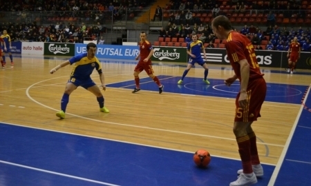 Краткий обзор первого тайма матча отборочного этапа Чемпионата Европы 2014 Казахстан — Румыния 0:1 