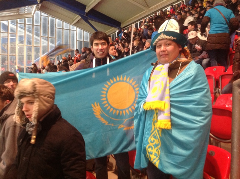 Фото казахстанских болельщиков на матче Германия — Казахстан