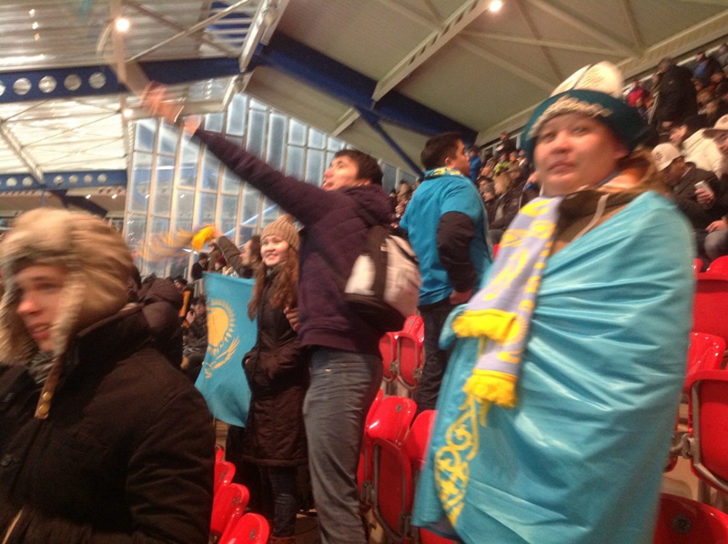 Фото казахстанских болельщиков на матче Германия — Казахстан