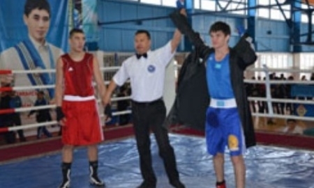 Бекзат Саттарханов — кумир для молодых казахстанских боксеров
