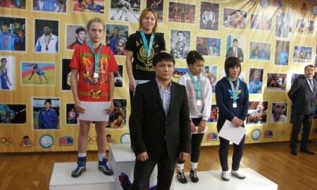 Фоторепортаж с Чемпионата Казахстана по видам борьбы среди кадетов 