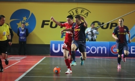 <strong>«Кайрат» обыграл «Барселону» в полуфинале Кубка УЕФА</strong>