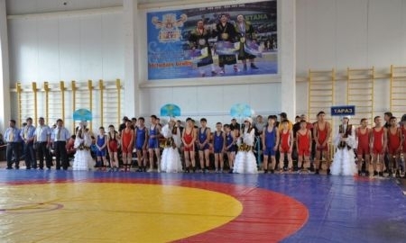 Фоторепортаж с турнира по вольной борьбе на призы Олимпийского призера Акжурека Танатарова