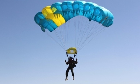 Стартовал чемпионат Казахстана по парашютизму
