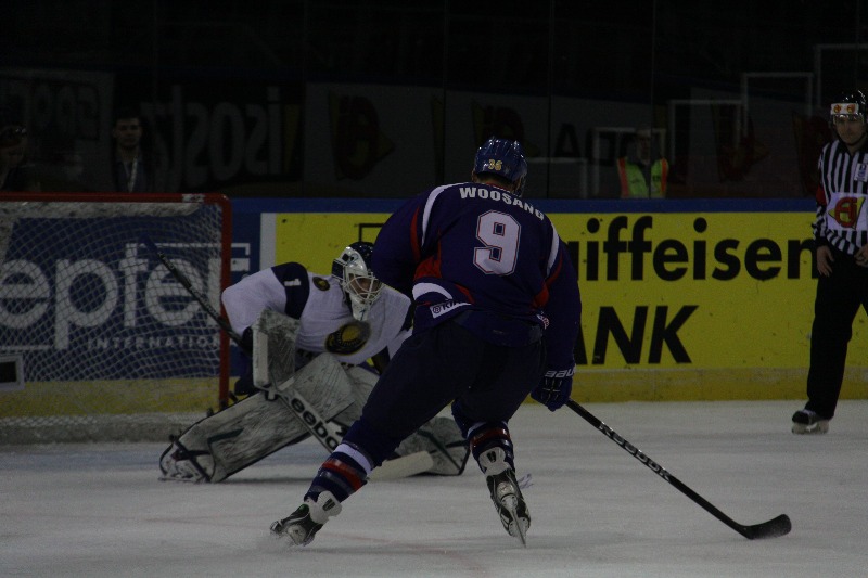 Казахстан — Южная Корея: вместо Виталия Колесника на лед вышел Павел Полуэктов