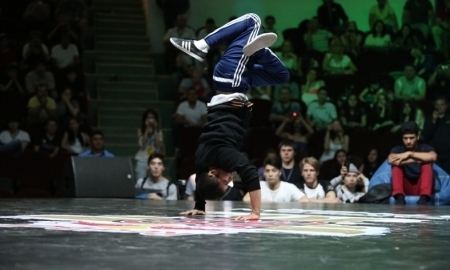 Соревнования брейкдансеров Red Bull BC One прошли в Алматы